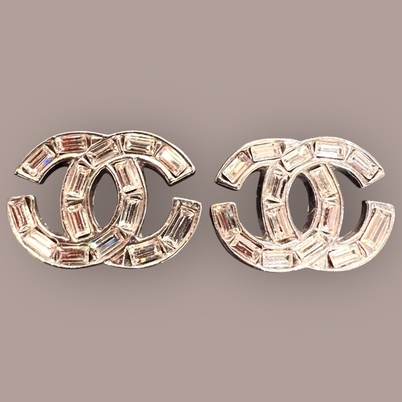 CHANEL CC Silver Metal Rhinestone Clip On Evening Stud Earrings - Picture 2 of 5